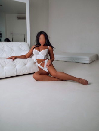 Girl Erica, age 32, height 170 cm, 3.5 breast size