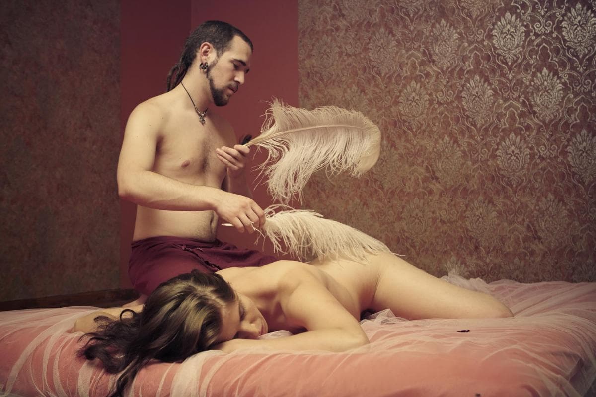 Эротический массаж женской письки крупным планом смотреть порно онлайн или скачать